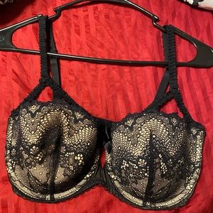 Adore Me bra size 34ddd.